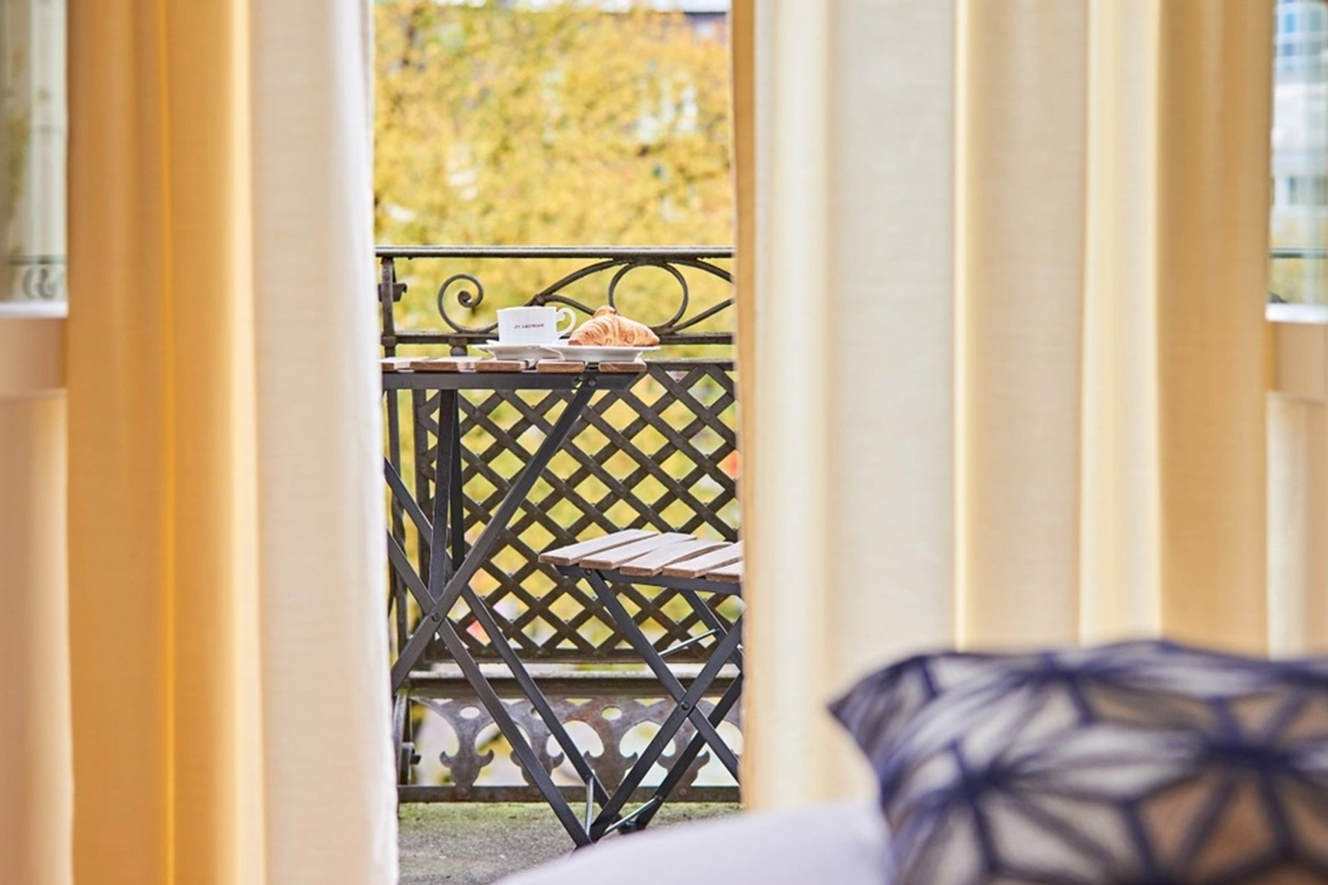 Double Room with Shared Bathroom